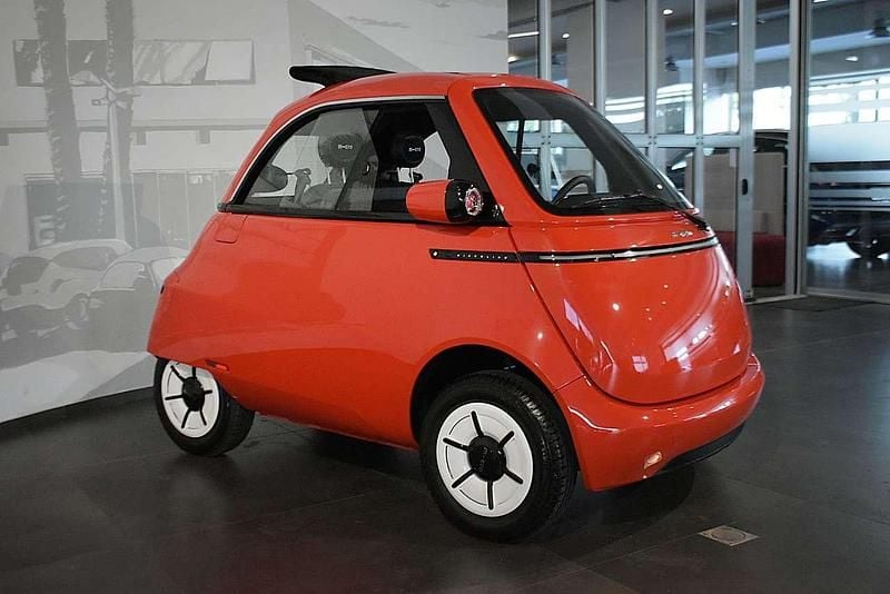Nuova Micro Microlino 11 kW (16 CV) 2026 Rosso Utilitaria