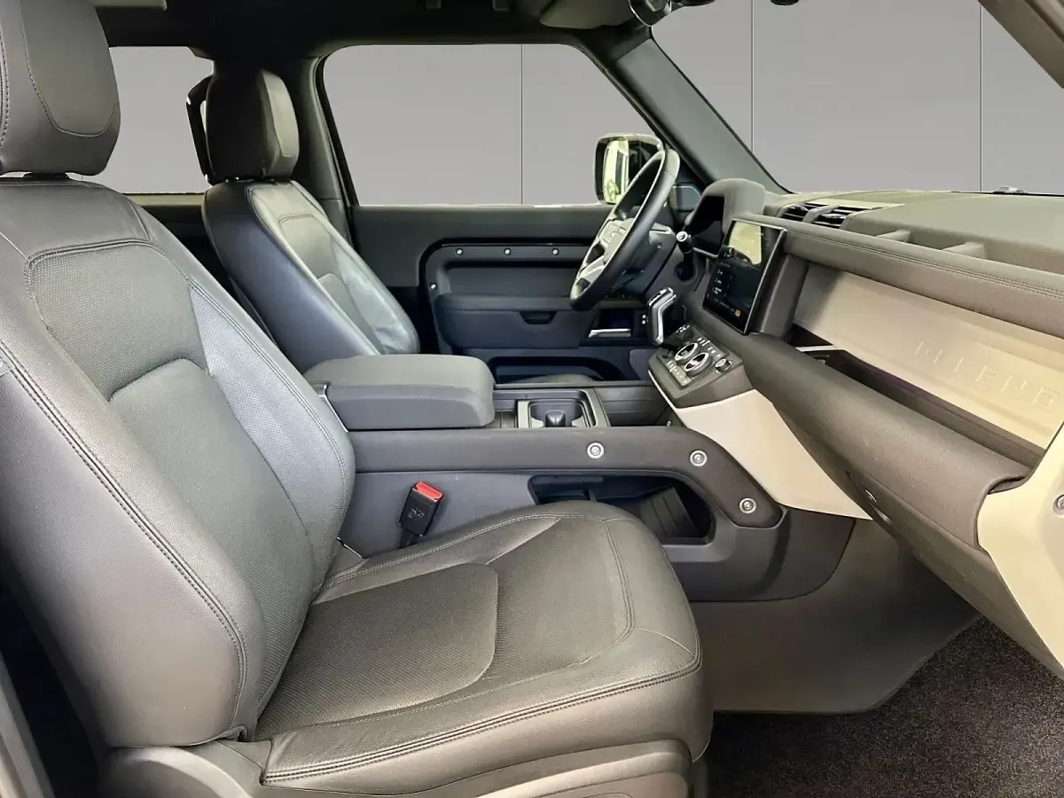 Occasion Land Rover Defender SE 249 ch (183 kW) 2023 Noir SUV