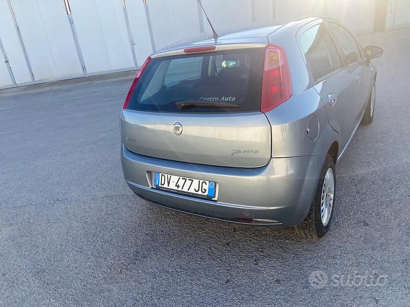 Usata Fiat Grande Punto 77 CV (56 kW) 2009 Grigio Utilitaria