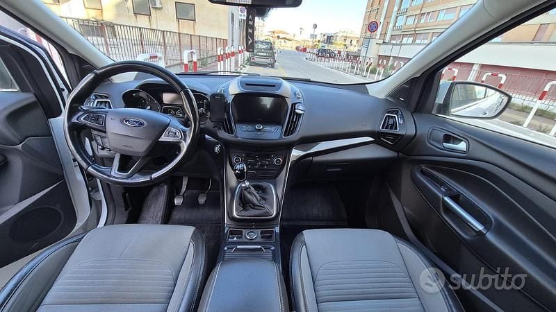 Usata Ford Kuga 120 CV (88 kW) 2017 Bianco SUV