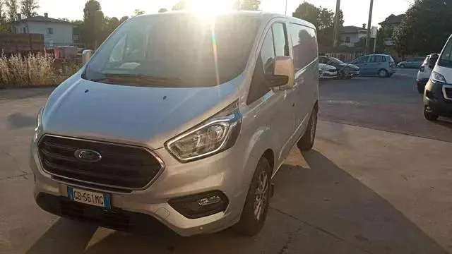 Usata Ford Transit Custom Titanium 131 CV (96 kW) 2020 Grigio Berlina