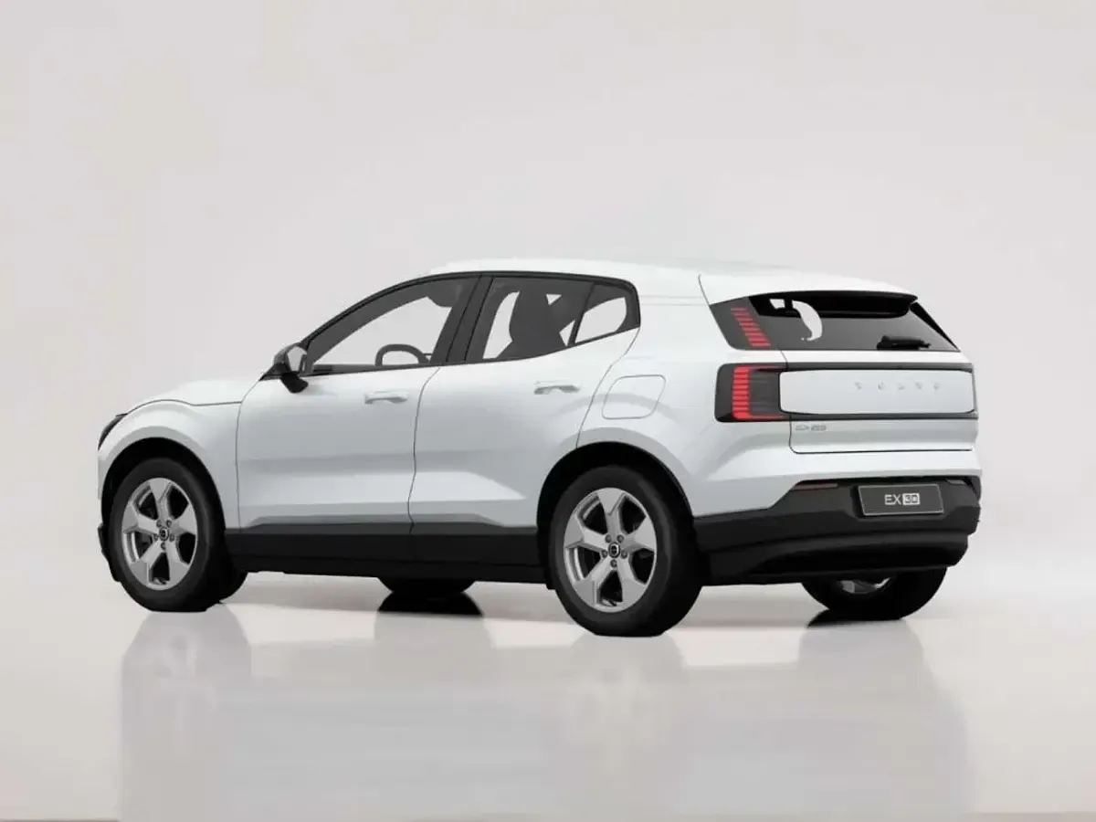Nuova Volvo EX30 75 kW (102 CV) 2026 Bianco SUV