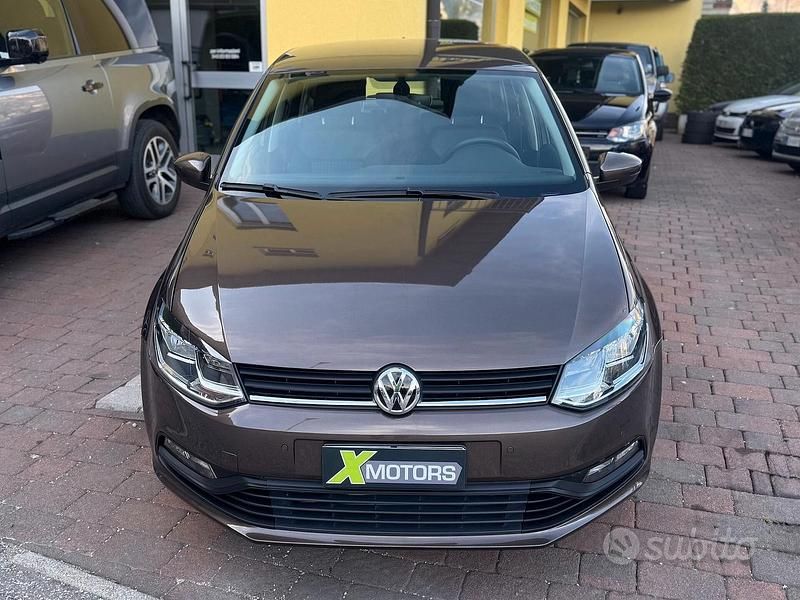 Usata VW Polo Comfortline 90 CV (66 kW) 2016 Marrone Berlina