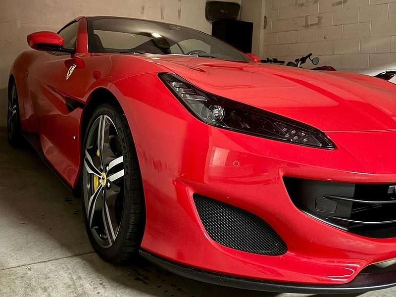 Rosso Usata 2021 Ferrari Portofino Cabrio | 210.000 € (Ottimo prezzo) - Immagine 1/4