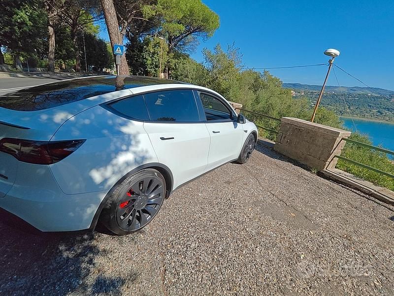 Usata Tesla Model Y Performance 392 kW (534 CV) 2022 Bianco SUV
