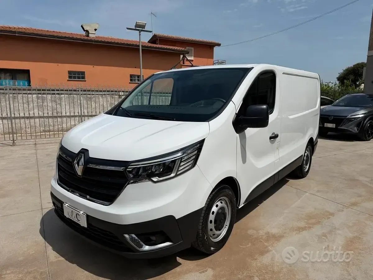 Usata Renault Trafic 131 CV (96 kW) 2024 Bianco Monovolume