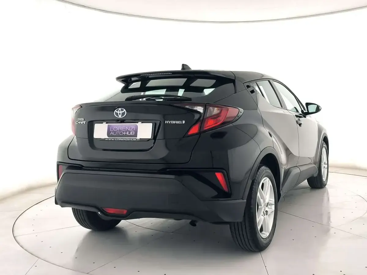 Usata Toyota C-HR Active 98 CV (72 kW) 2022 Nero metallizzato SUV
