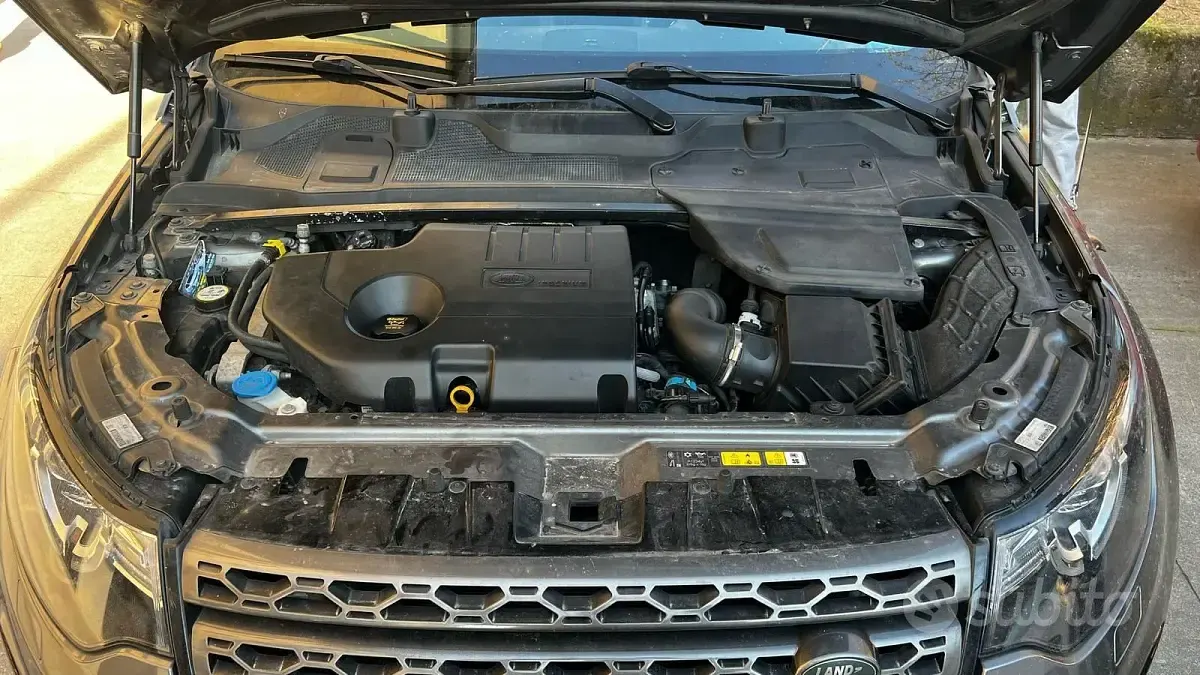 Usata Land Rover Discovery 5 179 CV (131 kW) 2017 Grigio SUV