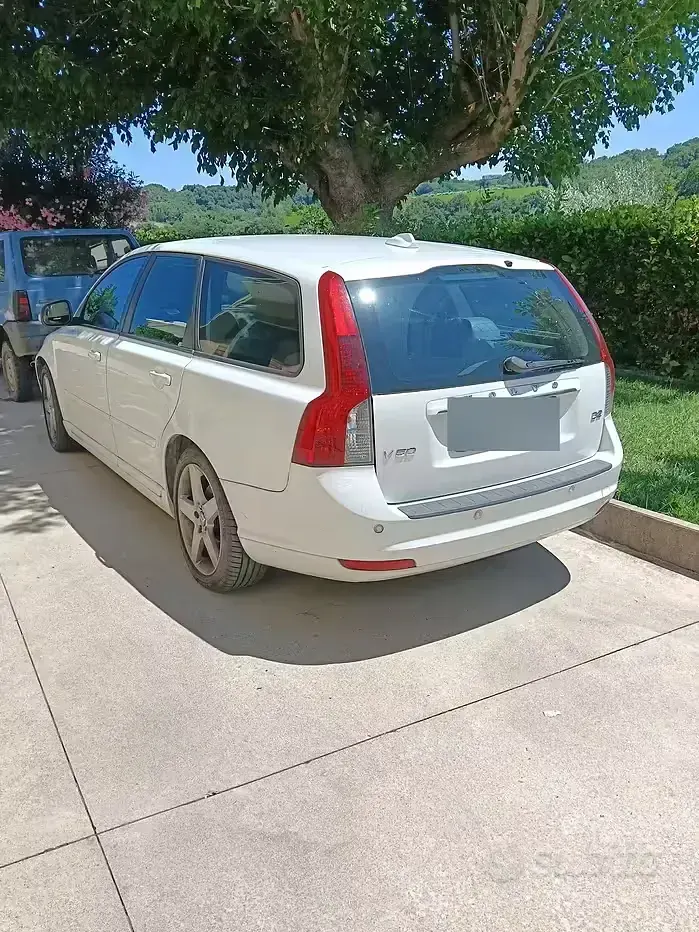 Usata Volvo V50 Plus 115 CV (84 kW) 2012 Bianco Station wagon