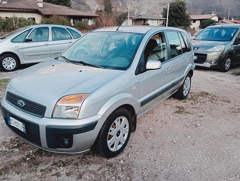 Usata Ford Fusion Titanium 67 CV (49 kW) 2008 Grigio Berlina