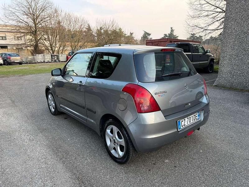 Usata Suzuki Swift GL 91 CV (66 kW) 2007 Grigio Utilitaria