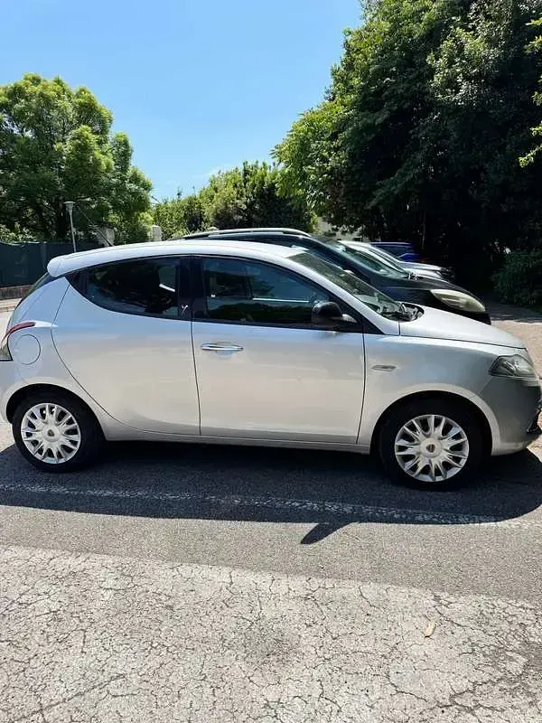 Usata Lancia Ypsilon Silver 69 CV (50 kW) 2013 Utilitaria