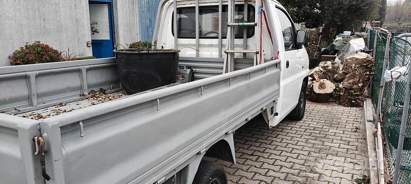 Usata Hyundai H-1 2005 Bianco Monovolume