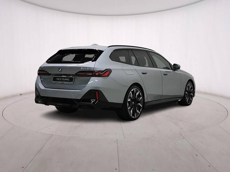 Nuova BMW 530e M Sport 190 CV (139 kW) 2025 Brooklyn grey Station wagon