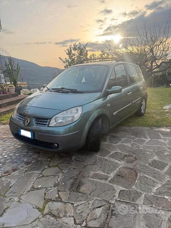 Usata Renault Scénic II 120 CV (88 kW) 2005 Verde Monovolume