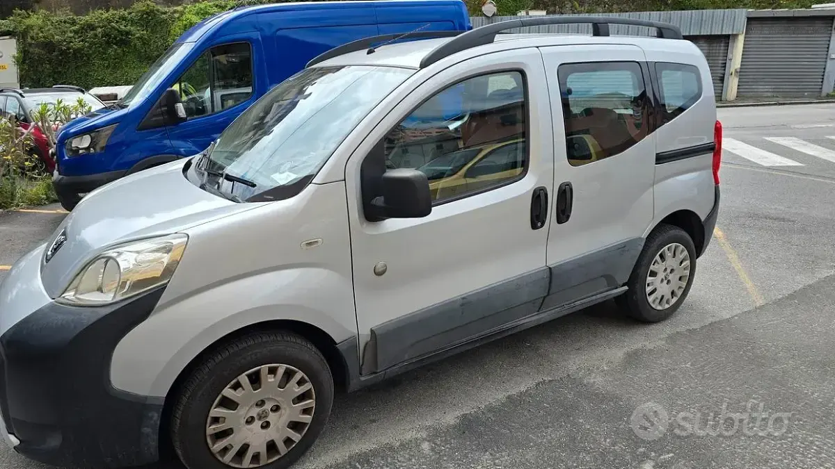Usata Peugeot Bipper Outdoor 75 CV (55 kW) 2012 Grigio Monovolume