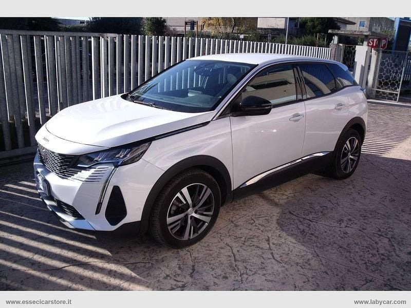 Usata Peugeot 3008 Allure 131 CV (96 kW) 2022 Bianco SUV