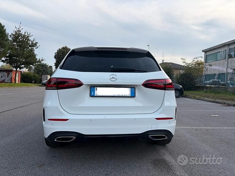 Usata Mercedes B200 163 CV (119 kW) 2019 Bianco Monovolume