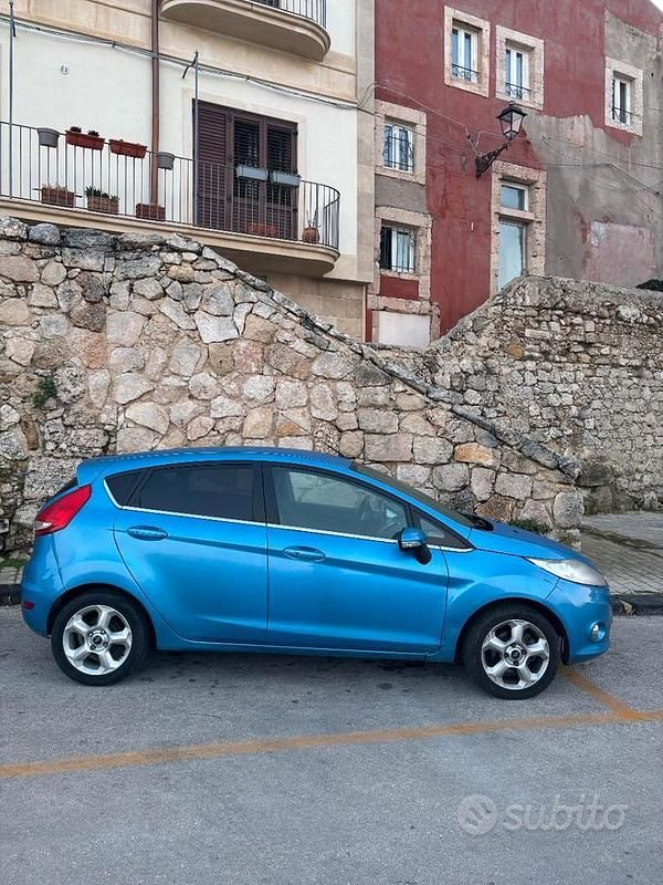 Usata Ford Fiesta 75 CV (55 kW) 2010 Utilitaria
