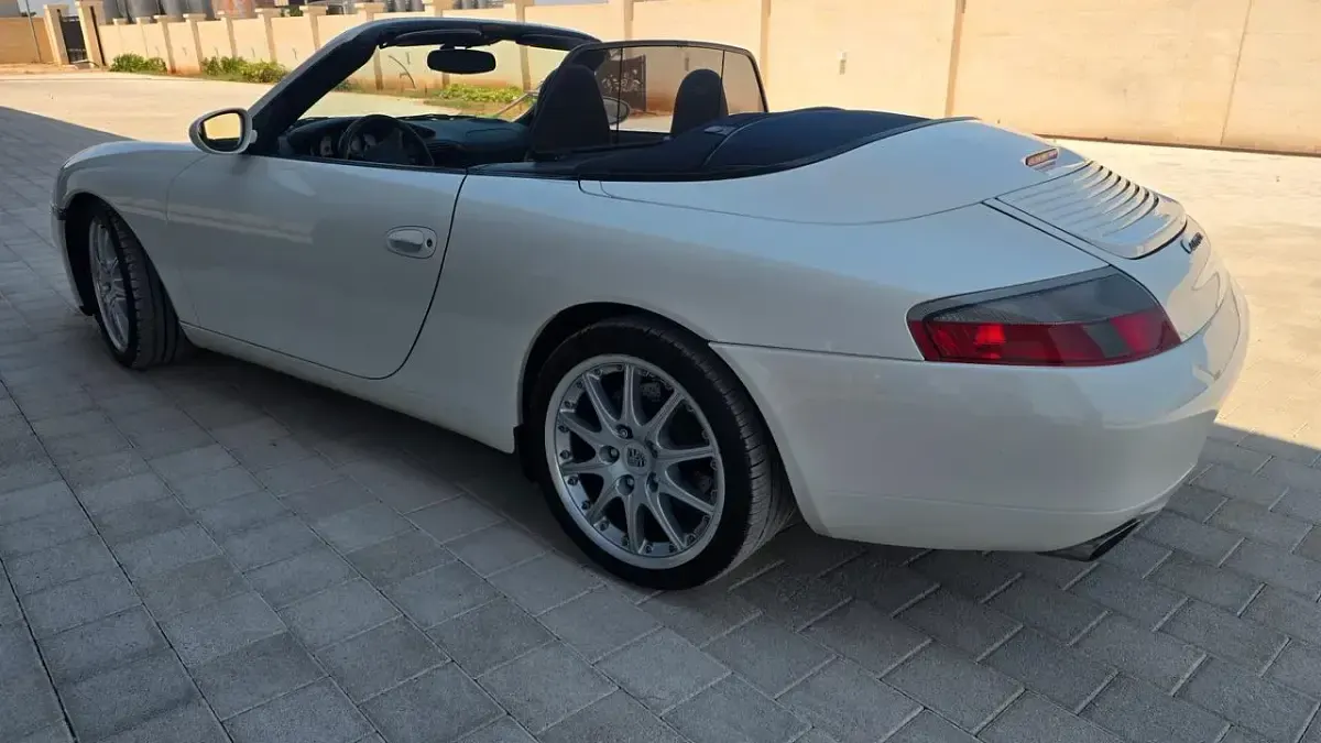 Usata Porsche 911 Carrera Cabriolet 300 CV (220 kW) 1999 Bianco Cabrio