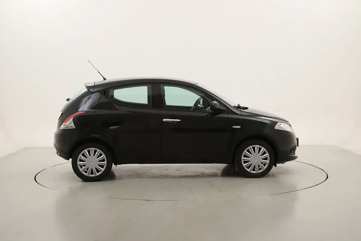 Usata Lancia Ypsilon Gold 69 CV (50 kW) 2019 Utilitaria
