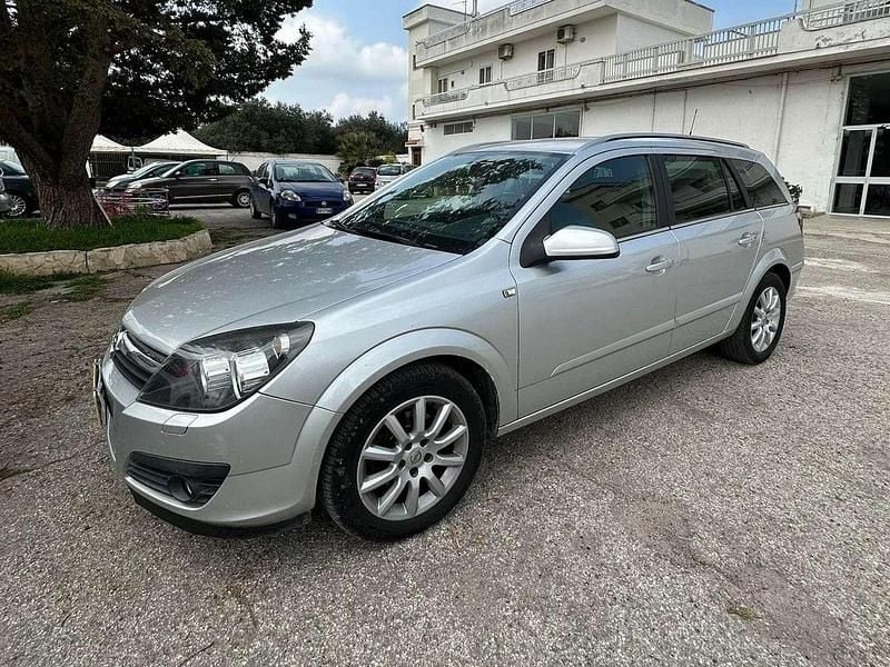 Usata Opel Astra Enjoy 105 CV (77 kW) 2006 Grigio Station wagon