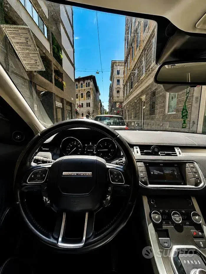 Usata Land Rover Range Rover evoque 150 CV (110 kW) 2015 Rosso SUV