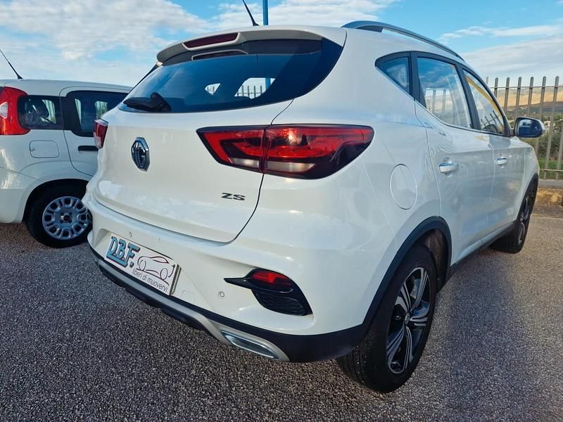 Usata MG ZS Luxury 106 CV (77 kW) 2024 Bianco Berlina