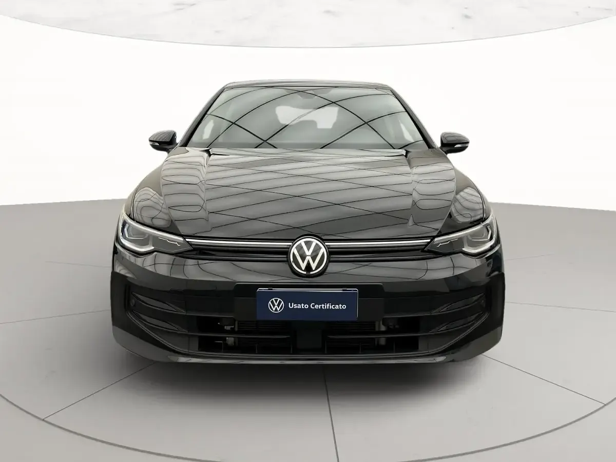 Usata VW Golf VIII Edition 204 CV (150 kW) 2025 Grenadill black metallizzato Berlina