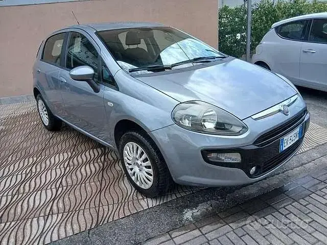 Usata Fiat Grande Punto Dynamic 77 CV (56 kW) 2009 Utilitaria