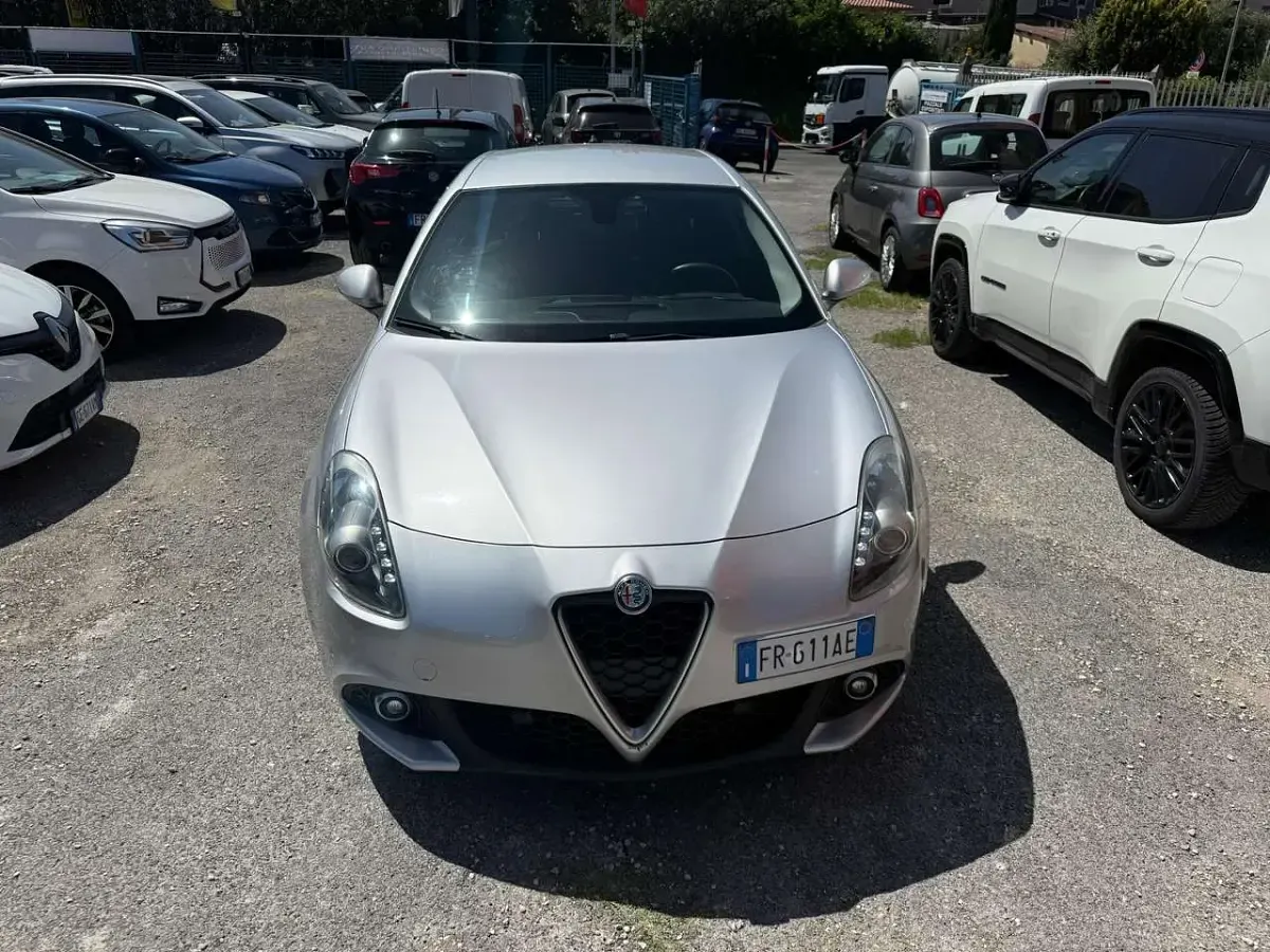 Second-hand Alfa Romeo Giulietta Super 120 CP (88 kW) 2018 Argintiu Hatchback