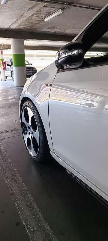 Usata 2011 VW Golf VI GTI Tre volumi | 9600 € (Buon prezzo) - Immagine 1/4