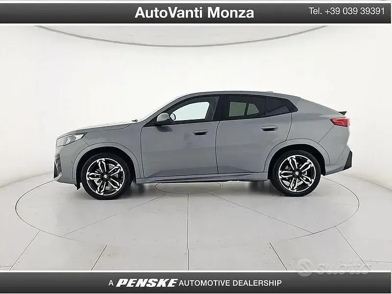 Usata BMW iX2 M Sport 150 kW (204 CV) 2025 Grigio SUV