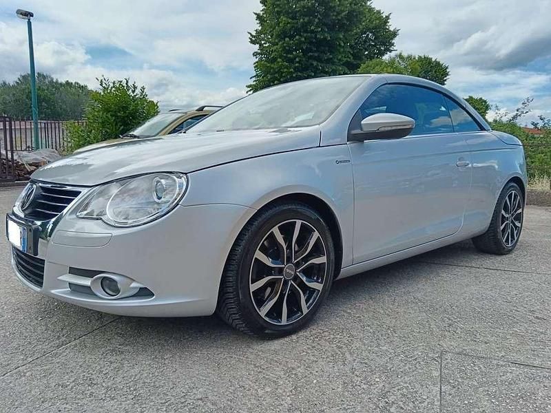 Usata VW Eos 140 CV (102 kW) 2010 Grigio Cabrio