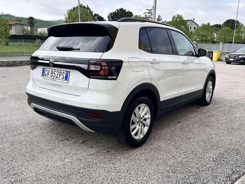 Begagnad VW T-Cross Style 95 HK (69 kW) 2022 Vit SUV