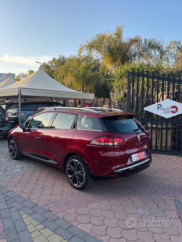 Usata Renault Clio GrandTour Zen 90 CV (66 kW) 2017 Rosso Station wagon