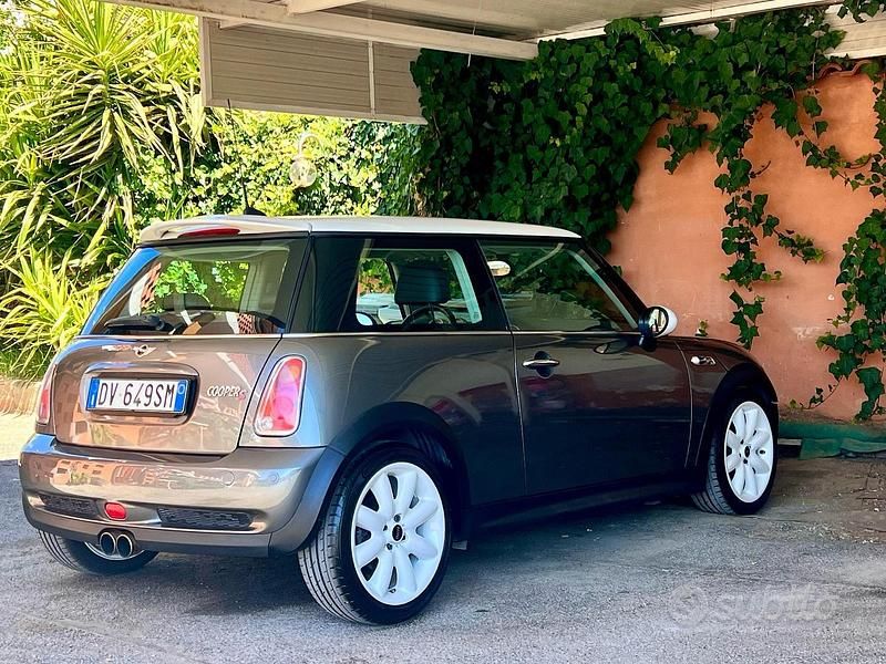 Usata Mini Cooper S 170 CV (125 kW) 2004 Grigio Utilitaria
