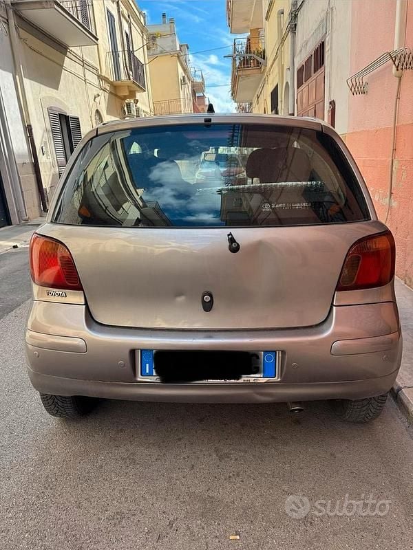 Usata Toyota Yaris 2005 Berlina