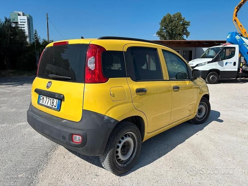 Usata Fiat Panda Easy 80 CV (58 kW) 2017 Giallo Utilitaria