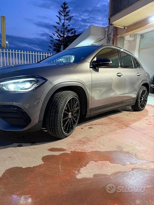Usata Mercedes GLA220 Premium 190 CV (139 kW) 2023 Grigio SUV