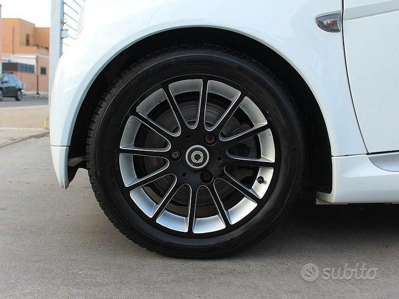 Usata Smart ForTwo Cabrio Passion 71 CV (52 kW) 2011 Bianco past. Cabrio