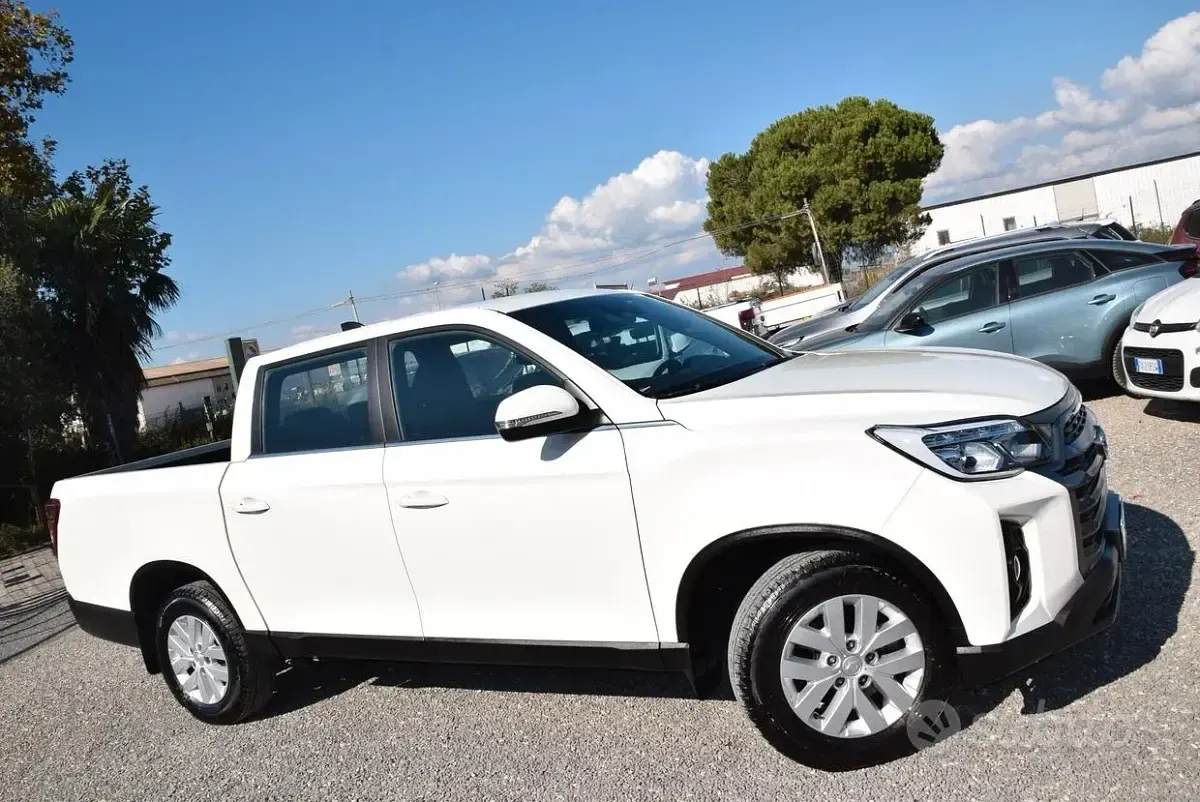 Usata SsangYong Rexton 181 CV (133 kW) 2023 Bianco SUV