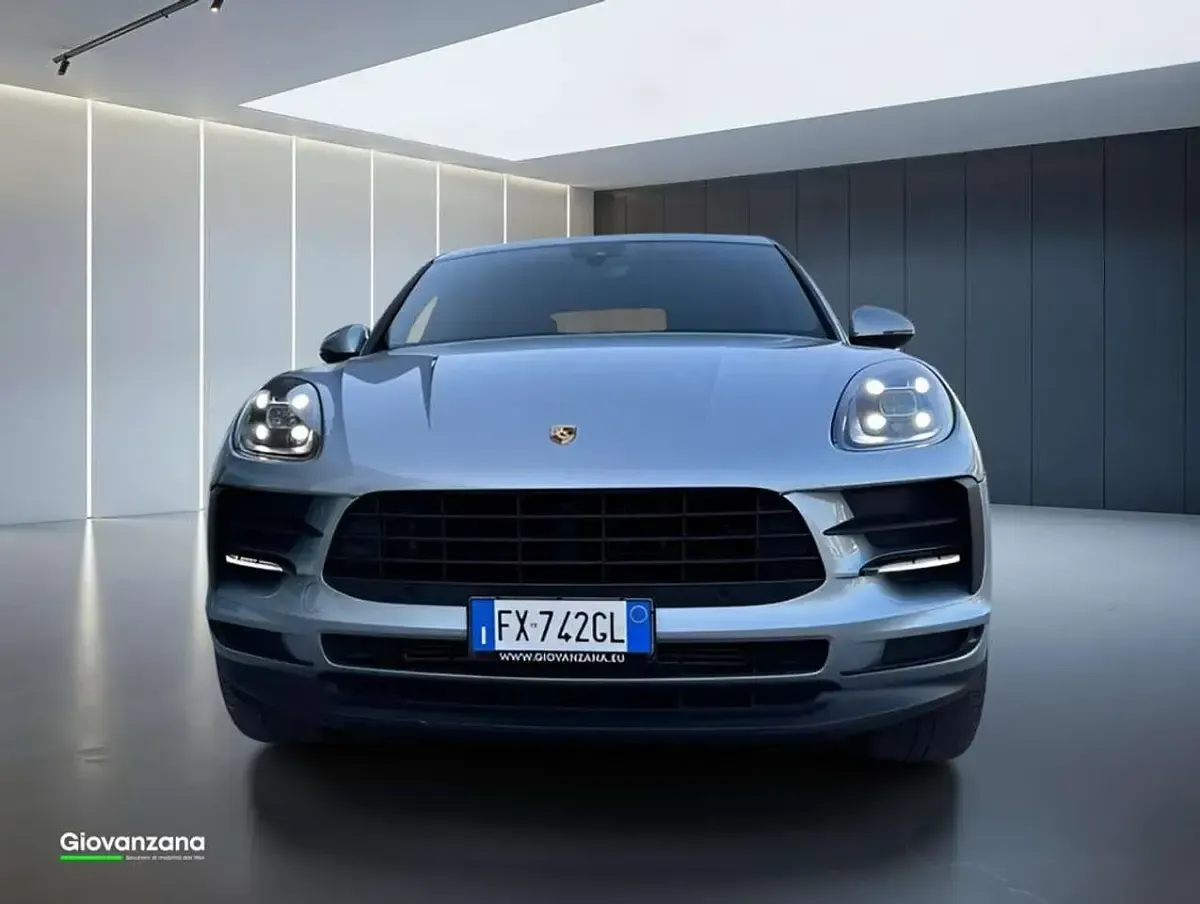 Käytetty Porsche Macan 245 HP (180 kW) 2019 Hopea Katumaasturi