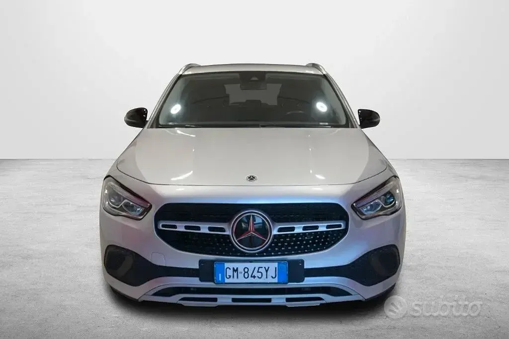 Usata Mercedes GLA200 Business 150 CV (110 kW) 2023 Grigio SUV