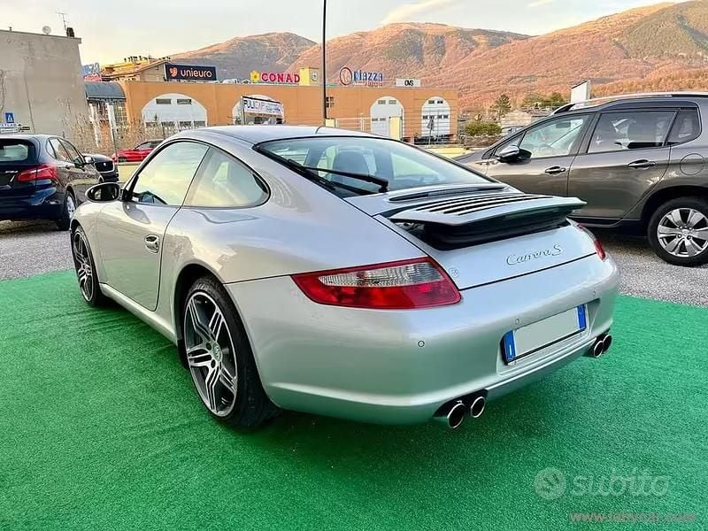 Usata Porsche 911 Carrera S 355 CV (261 kW) 2005 Argento Coupé