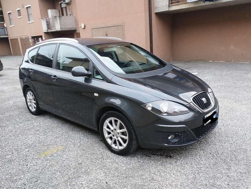 Usata Seat Altea XL Style 105 CV (77 kW) 2011 Grigio Monovolume