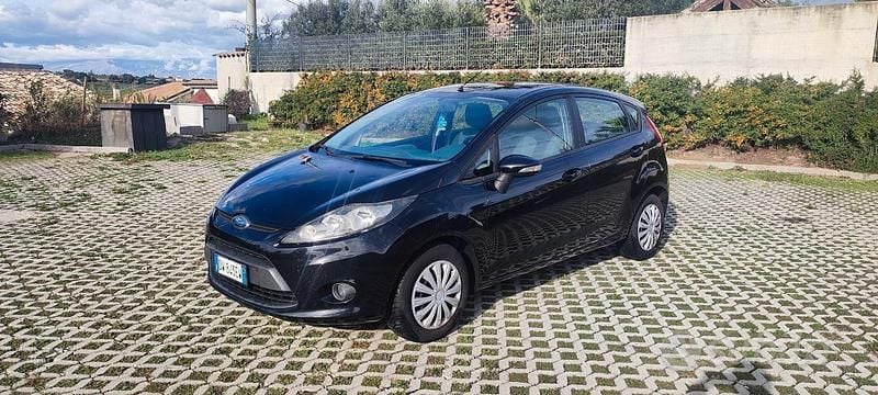 Usata Ford Fiesta 68 CV (50 kW) 2009 Nero Utilitaria
