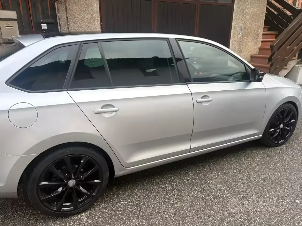 Usata Skoda Rapid 90 CV (66 kW) 2018 Grigio Utilitaria