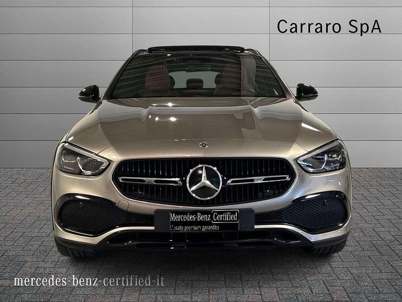 Usata Mercedes C220 200 CV (147 kW) 2023 Argento mojave metallizato Station wagon