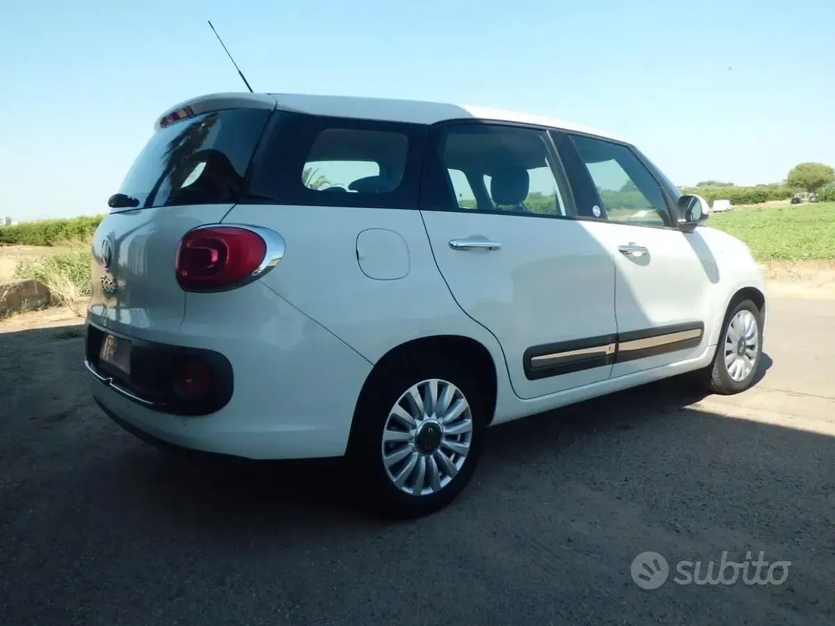 Usata Fiat 500L Living 120 CV (88 kW) 2014 Bianco Monovolume